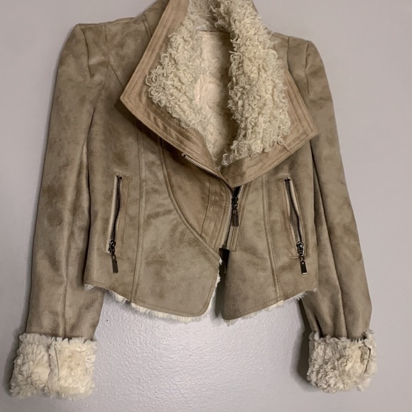 Cream colored Sherpa lined Moto jacket medium - Picture 3 of 6